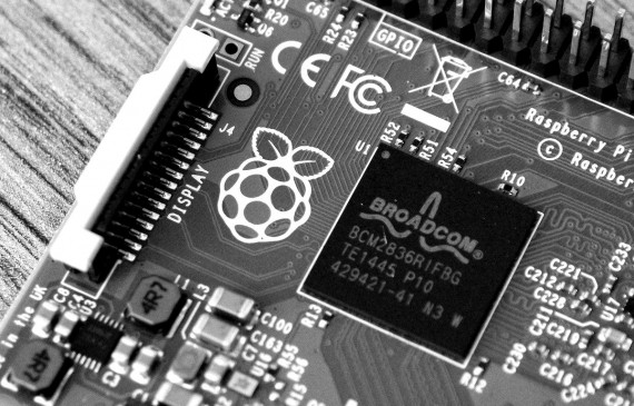 raspberry-pi-2-iot-apps-dreamlab-blackwhite raspberry-pi-2-iot-apps-dreamlab-blackwhite